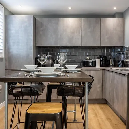 2-Bedroom Cardiff Bay Apartment Wi-Fi, Parking Extérieur photo