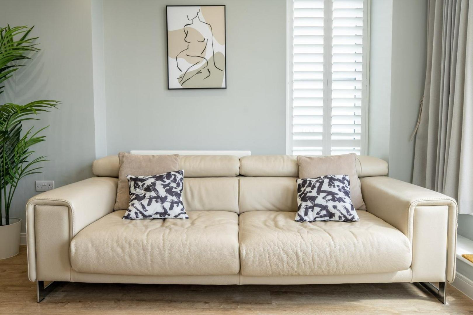 2-bedroom Bay Wi-fi, Parking Apartment Cardiff
